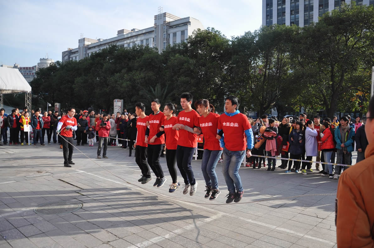 大正企業(yè)蟬聯(lián)長江國際“招行杯”跳長繩比賽冠軍