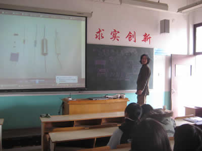 數(shù)字科技園企業(yè)老總為學(xué)生開設(shè)系列講座